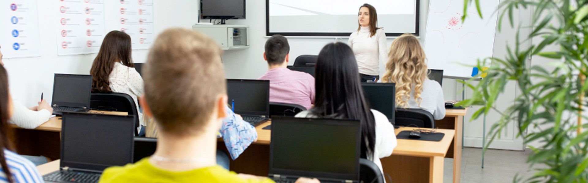 Autoscuole Vigilanzi ti offre la possibilità di rateizzare i corsi patente con 12 comode rate a tasso zero!